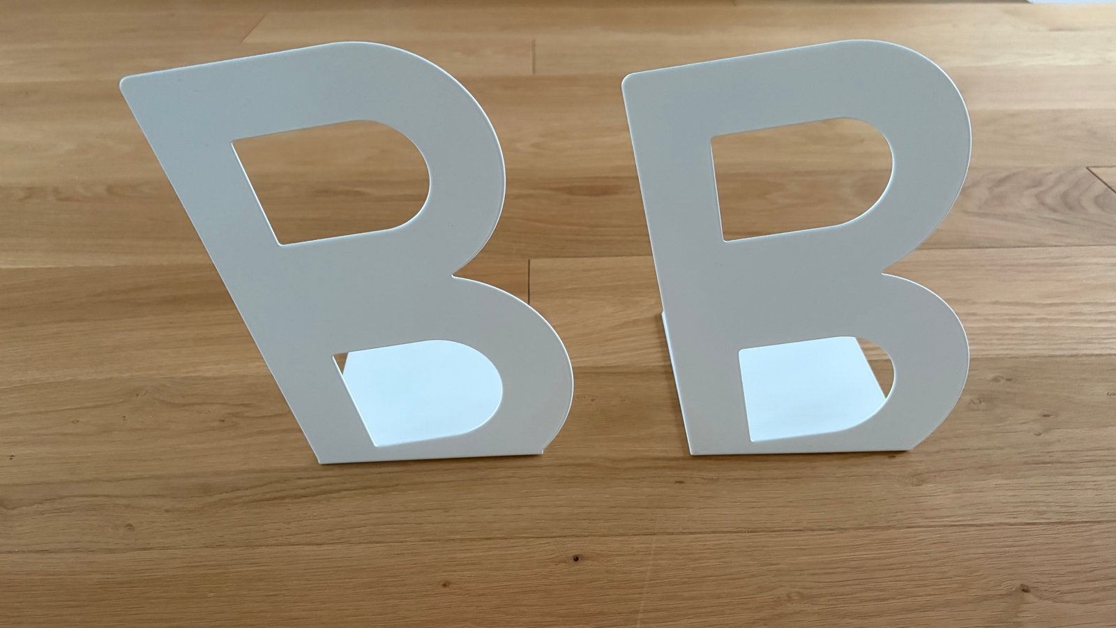 10x IKEA Bookends, white metal, Ophalen of Verzenden, Zo goed als nieuw, Wit, Metaal