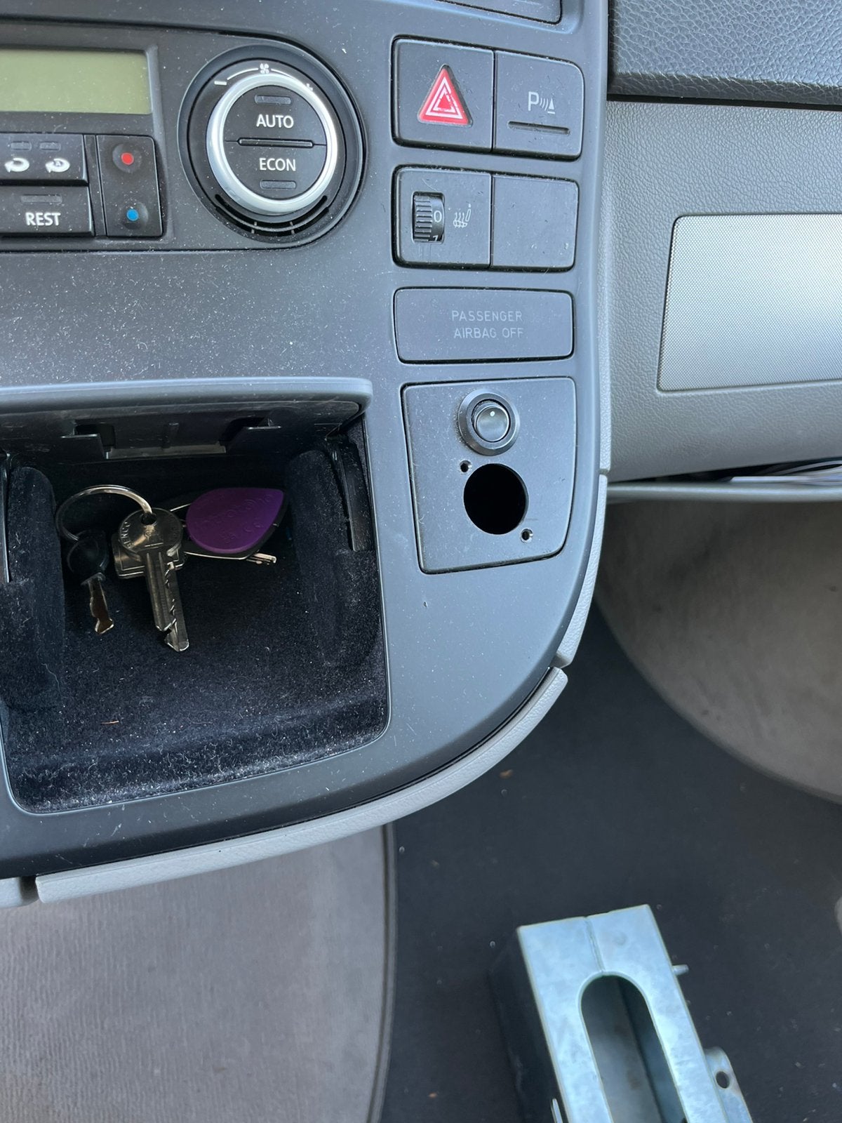 Afdekplaat t5 multivan / caravelle /california gezocht, Auto-onderdelen, Dashboard en Schakelaars, Ophalen of Verzenden, Nieuw