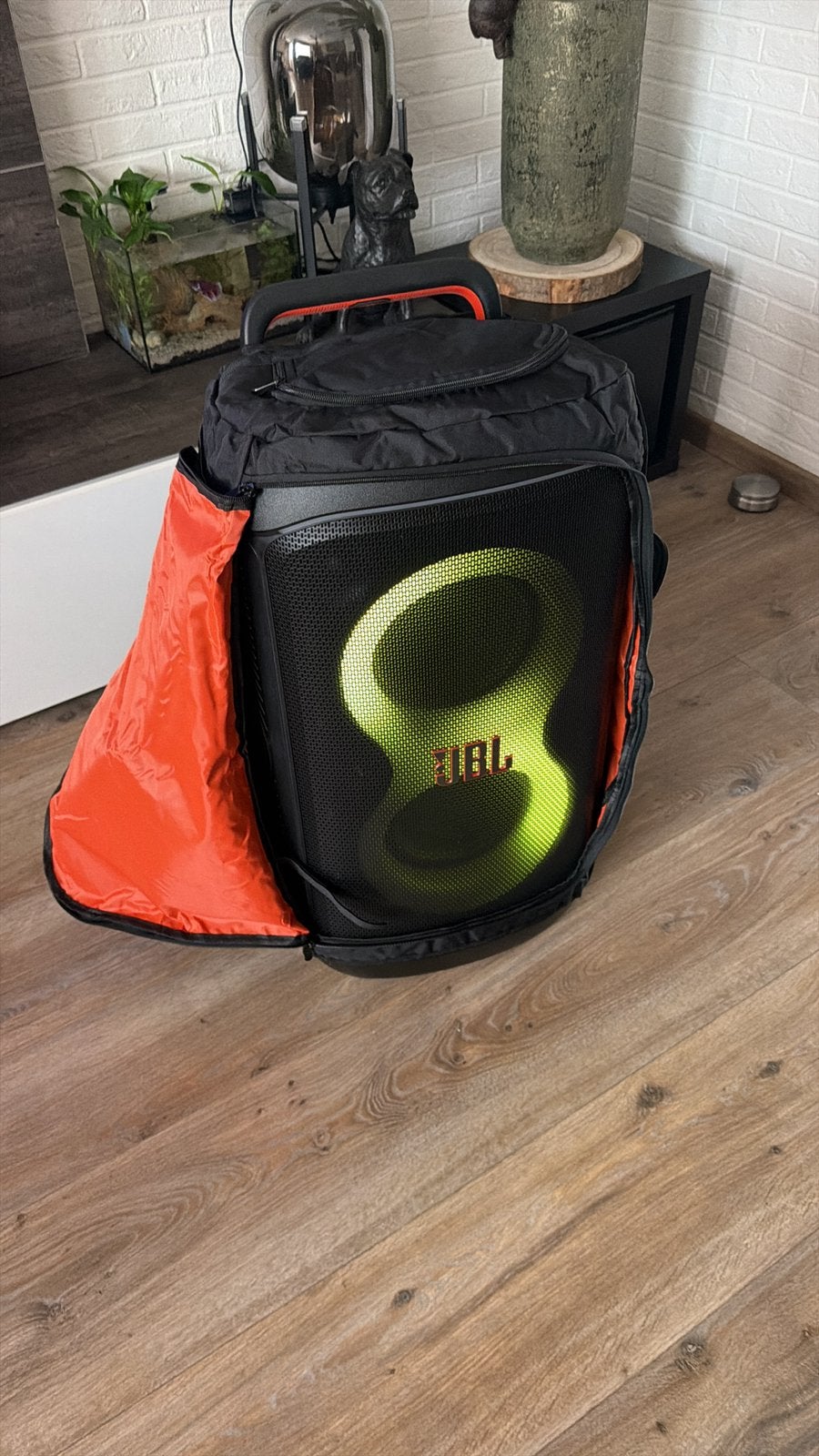 Foto 7 van JBL 520 partybox te huur