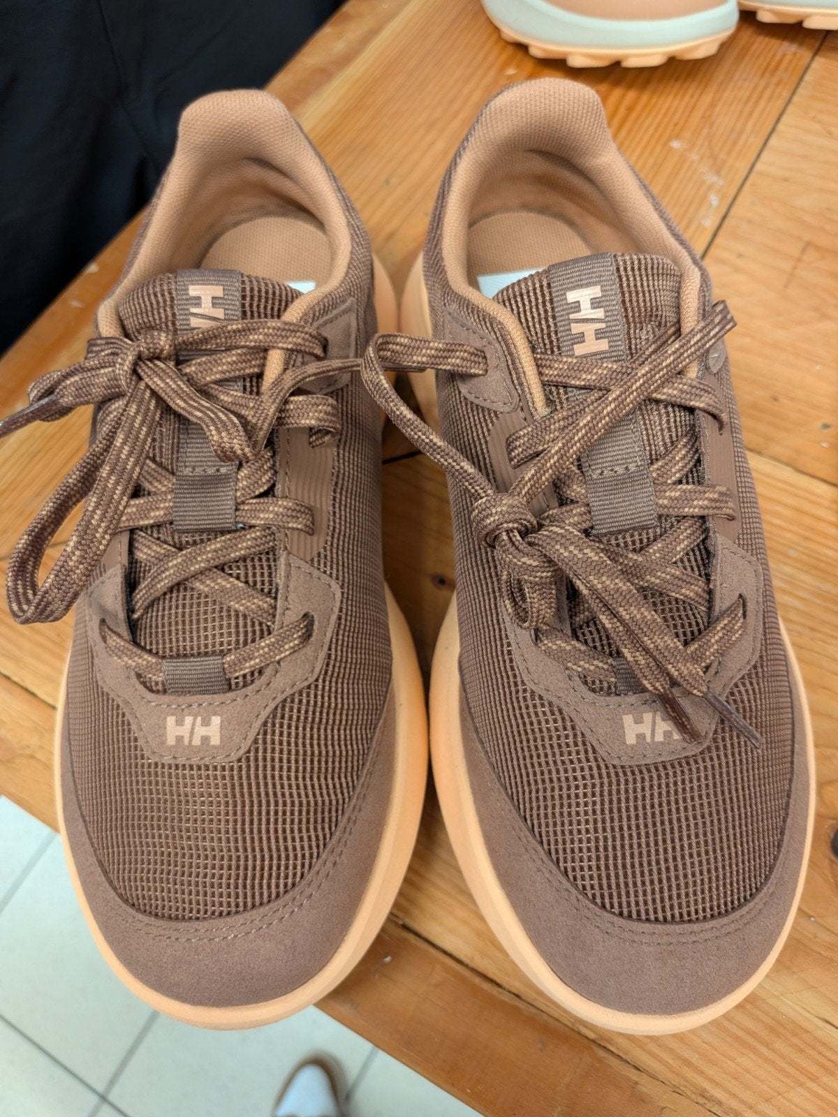 Helly Hansen Sportieve Sneakers / Lifestyleschoenen – 38, Helly Hansen, Bruin, Nieuw, Ophalen of Verzenden