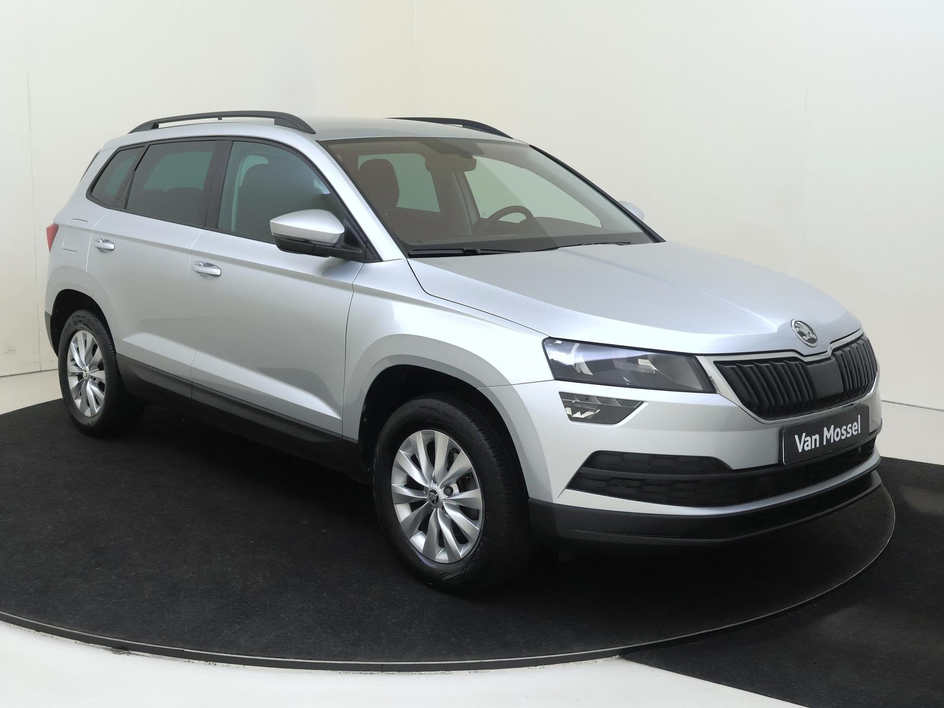 Skoda Karoq 1.5 TSI ACT Business Edition | LM velgen | trekh, Auto's, Stof, 4 cilinders, Karoq, Bedrijf