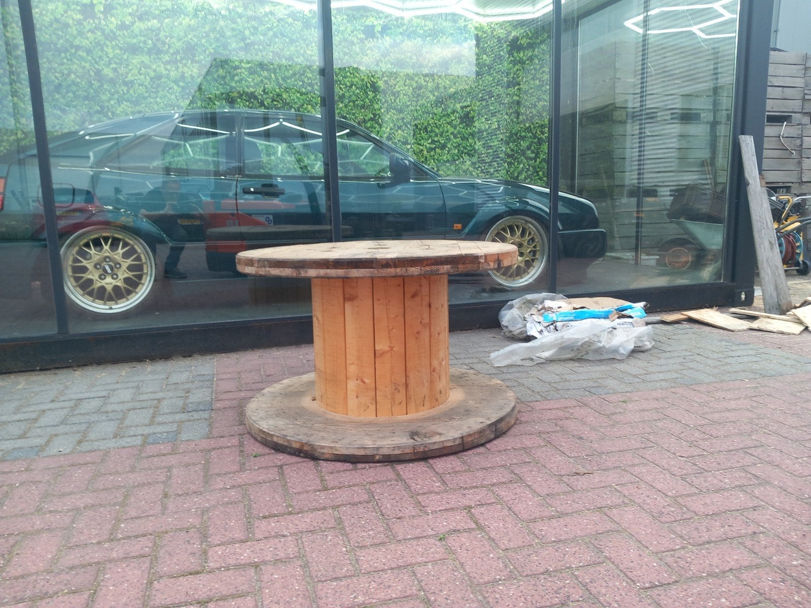 Unieke buiten tafel van kabelhaspel, Ophalen