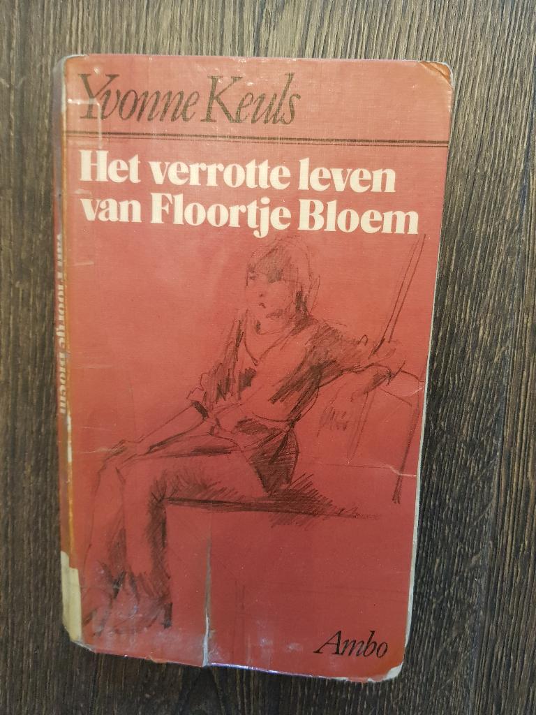 Het verrotte leven van Floortje Bloem - Yvonne Keuls, Ophalen of Verzenden, Zo goed als nieuw