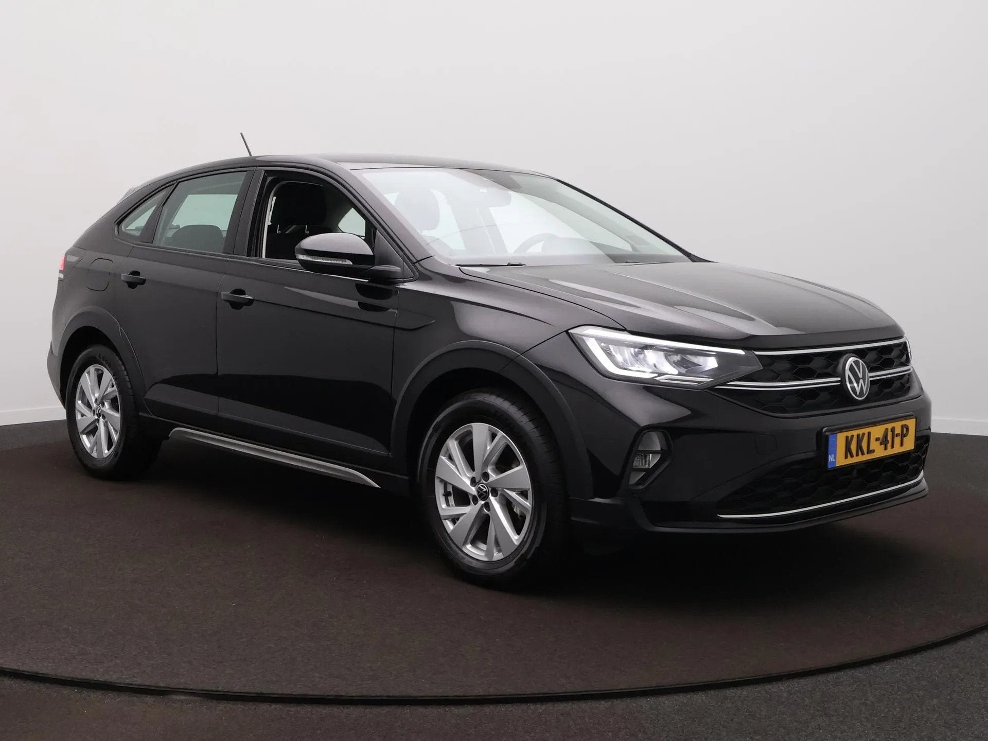 Volkswagen Taigo 1.0 TSI Life Edition (bj 2025), Gebruikt, 1144 kg, Zwart, Bedrijf