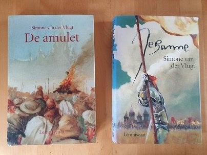   DE  AMULET en JEHANNE  van Simone van der Vlugt, Boeken, Ophalen of Verzenden, Gelezen