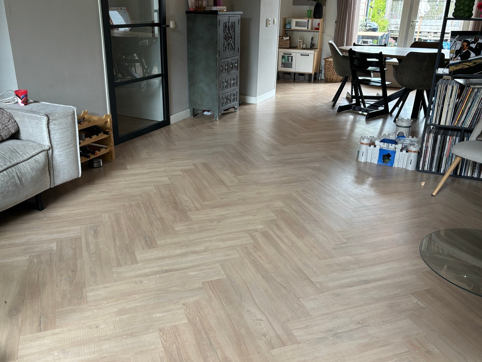 Vanaf eind aug | Eiken visgraat laminaat vtwonen Rafter 48m², Ophalen, Gebruikt, 50 tot 150 cm, 10 m² of meer