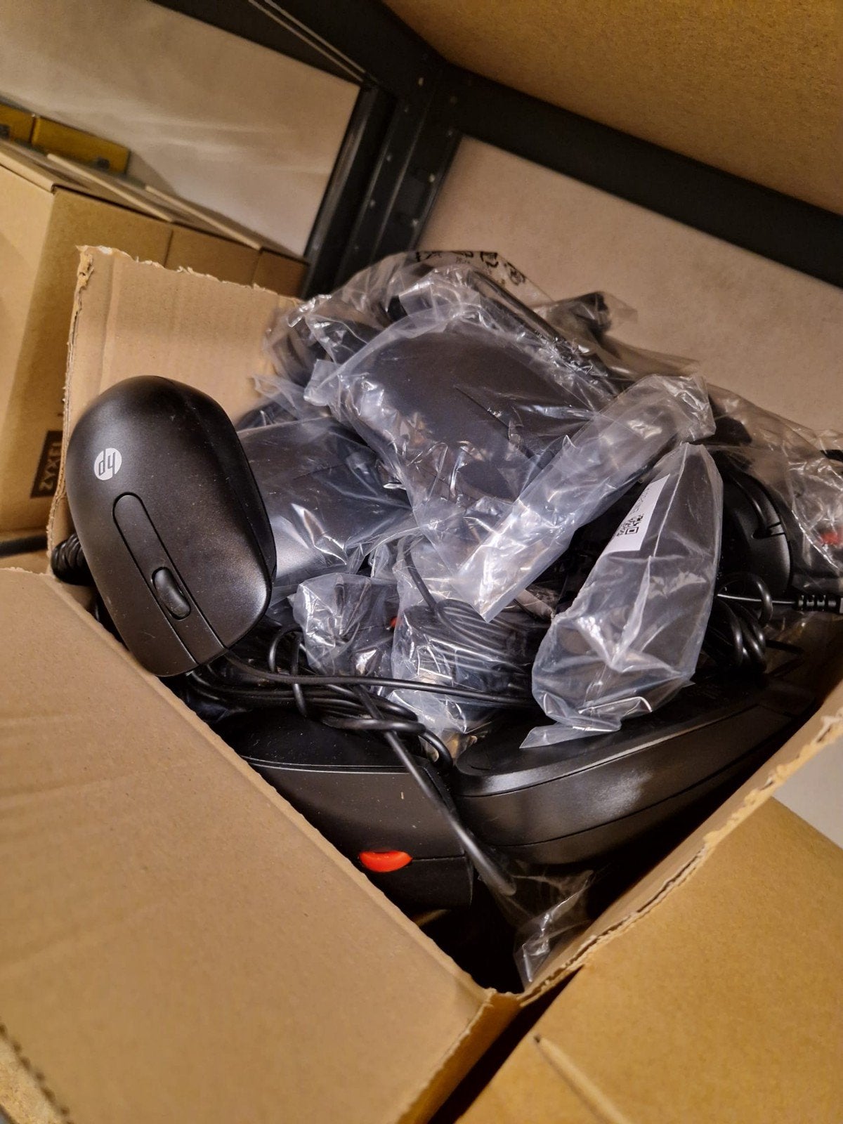 Gloed nieuwe HP en Logitech muizen, Computers en Software, Muizen, Ophalen of Verzenden, Nieuw