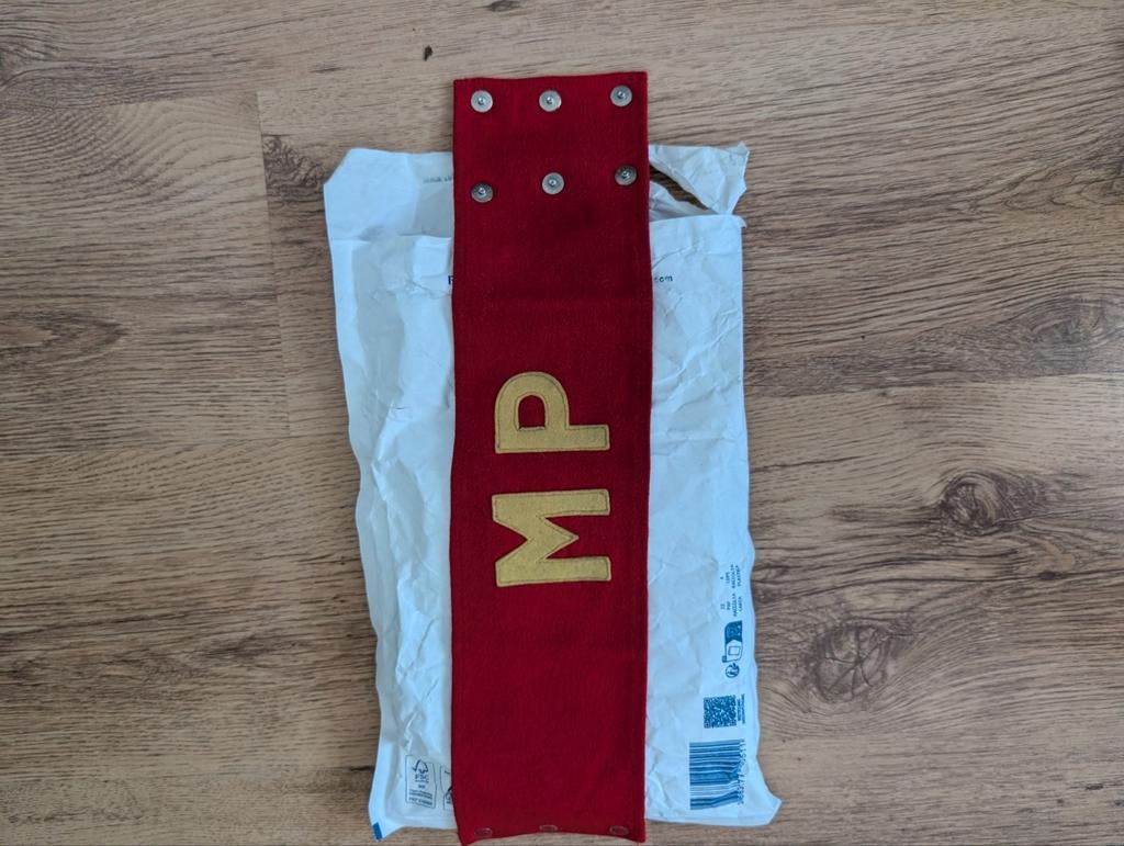 USMC Militaire Politie MP band rood - Pacific WOII, Verzamelen, Militaria | Tweede Wereldoorlog, Ophalen of Verzenden, Overige soorten