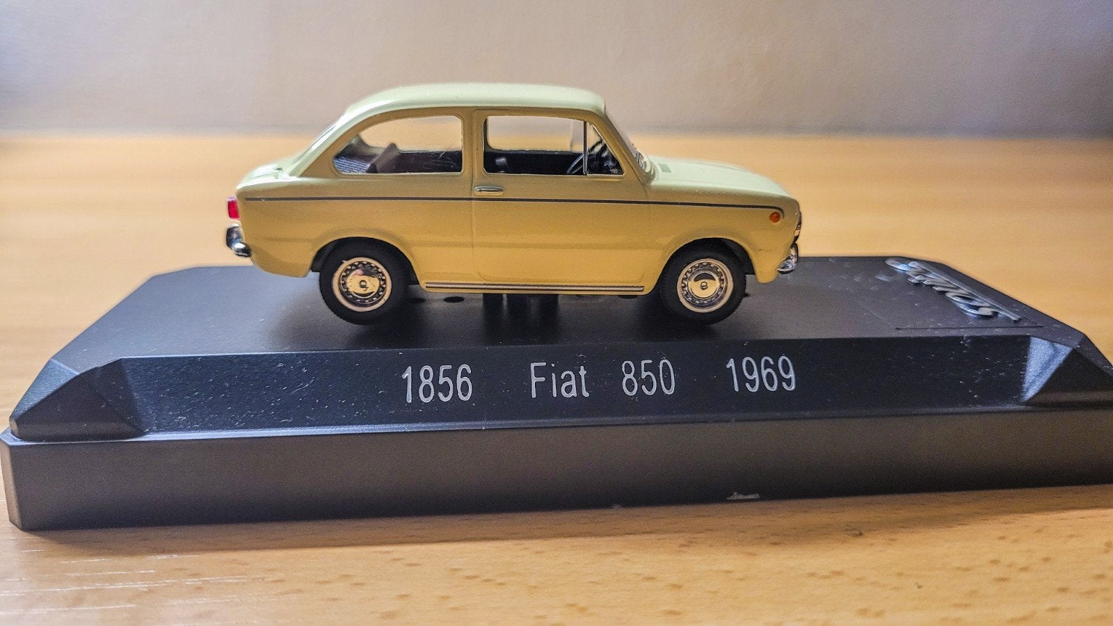 Fiat 850, Hobby en Vrije tijd, Modelauto's | 1:43, Ophalen of Verzenden, Auto, Solido