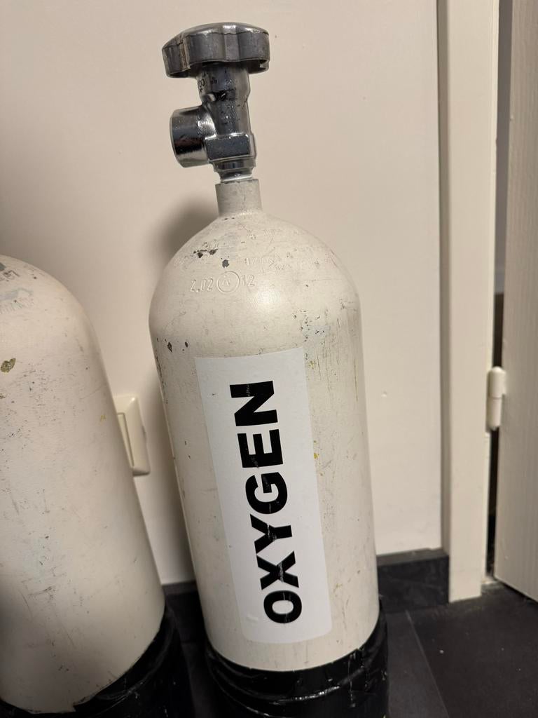 Zuurstof flessen, Ophalen, Zo goed als nieuw, Duikfles