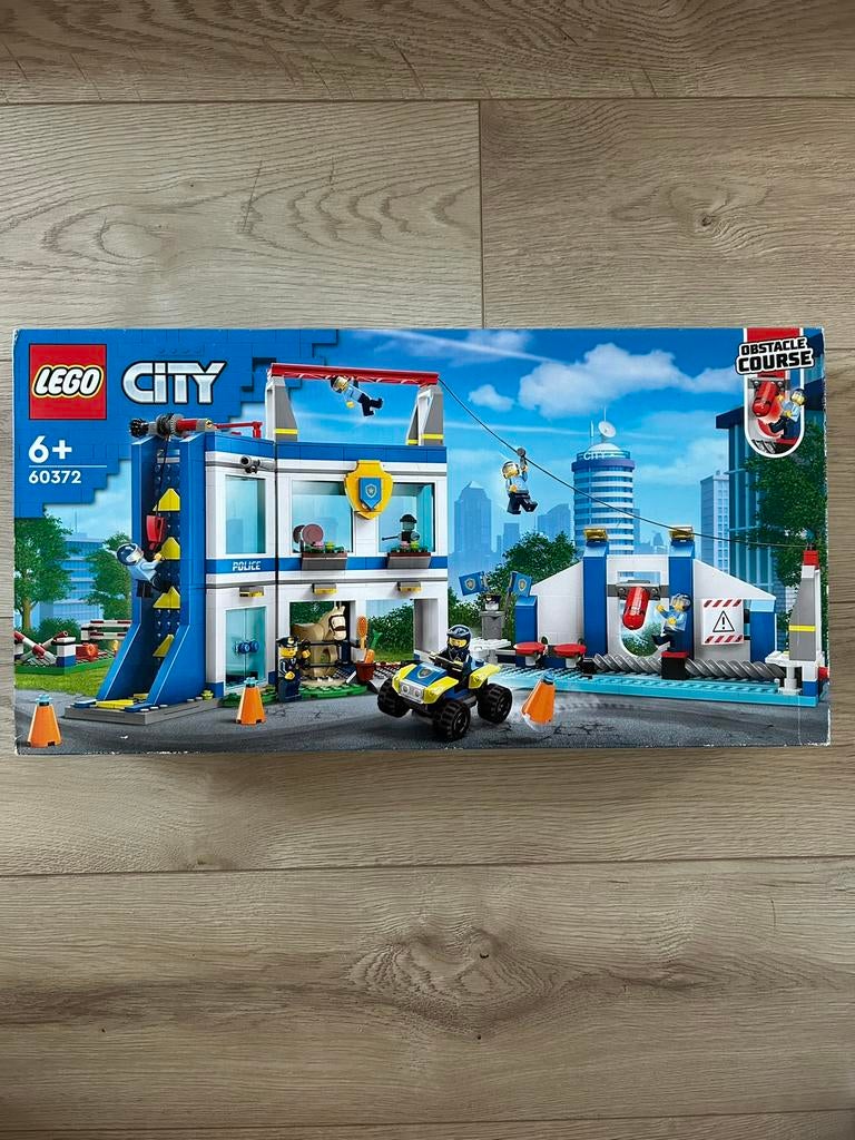 Lego 60372 - Lego City Politieschool - *NIEUW*, Lego, Nieuw, Ophalen of Verzenden, Complete set