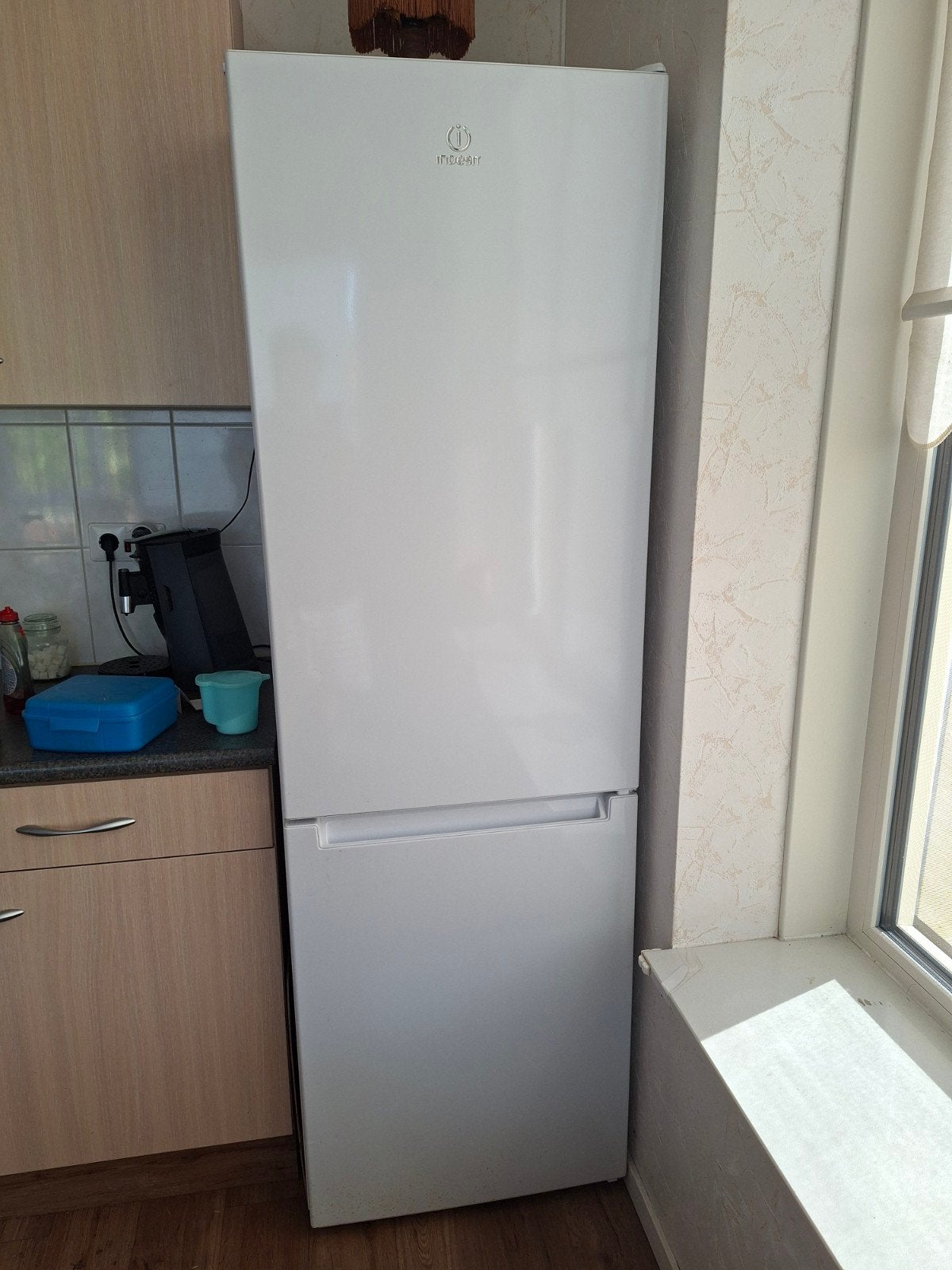 Indesit Koelkast met Aparte Vriezer - Wegens Overlijden, Witgoed en Apparatuur, Koelkasten en IJskasten, Ophalen, Gebruikt, 200 liter of meer