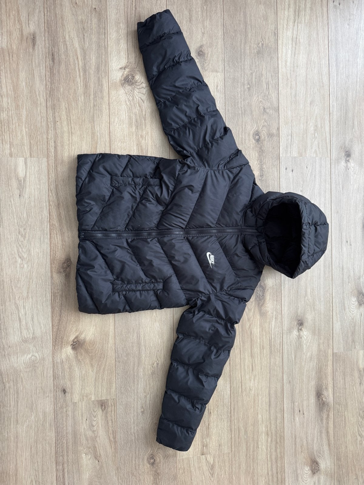 Nike Therma-FIT Pufferjack Maat 147-158 winterjas Z.G.A.N., Ophalen of Verzenden, Zo goed als nieuw, Jongen of Meisje, Jas