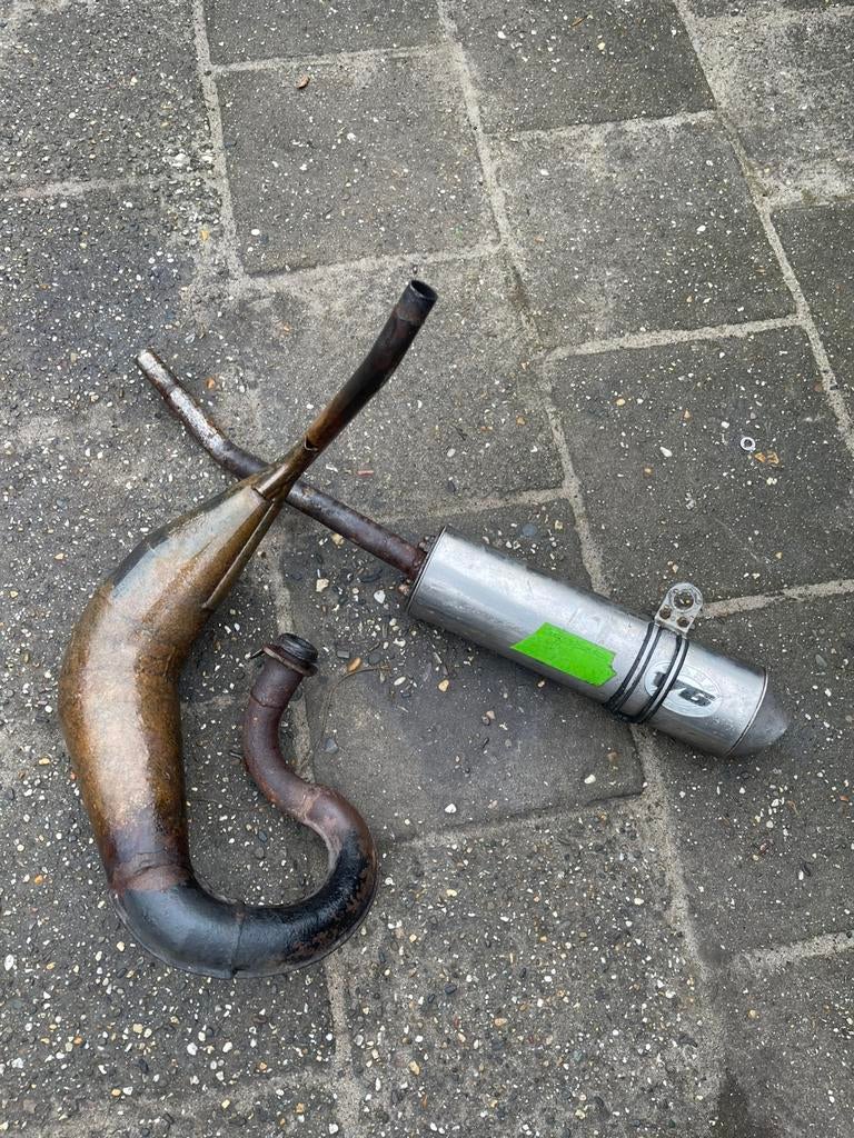 Leovince V6 uitlaat 50/70 cc Derbi en aprillia Linksom, Ophalen of Verzenden, Zo goed als nieuw, Uitlaat