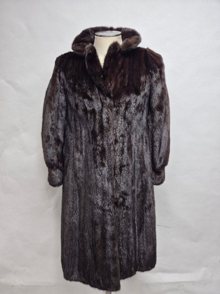 Mink Nerts. Lange bontjas donkerbruin, maat 36/38, Bruin, Zo goed als nieuw, Maat 36 (S), Mink