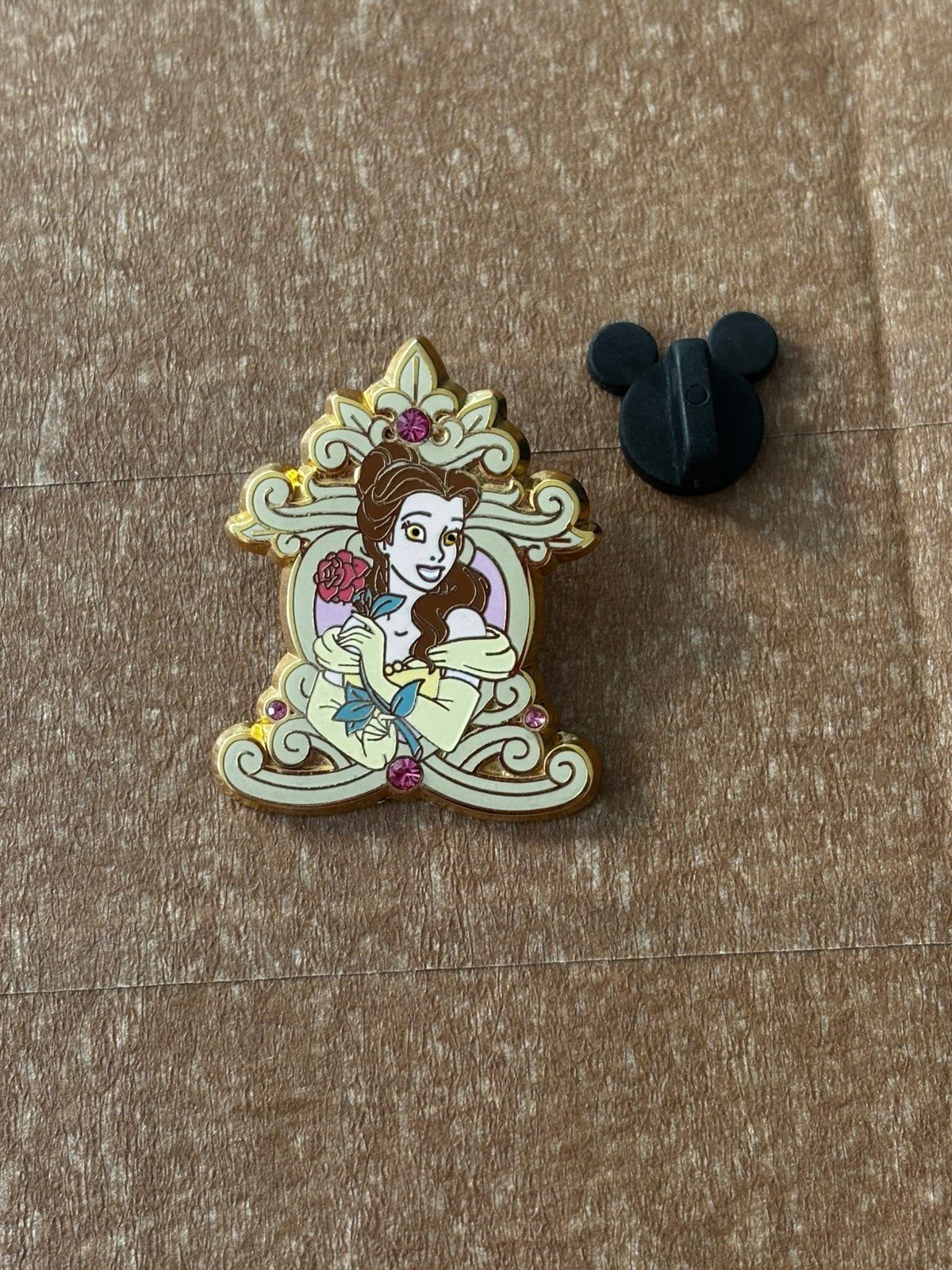 Disney pin Belle Beauty and the beast, Verzamelen, Ophalen of Verzenden, Zo goed als nieuw