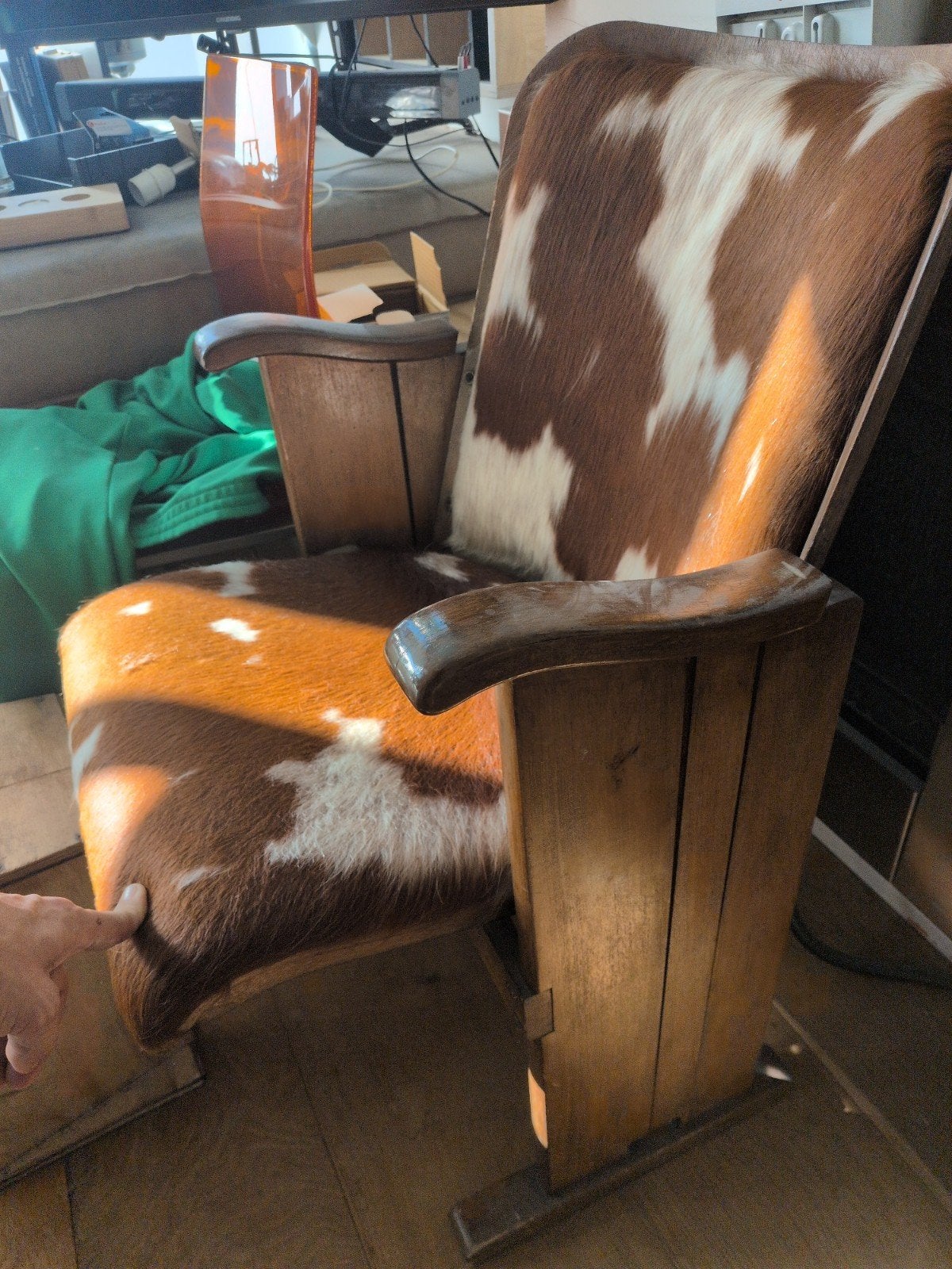 Unieke koeienprint bioscoopstoel, Gebruikt, Bruin, Hout, Eén