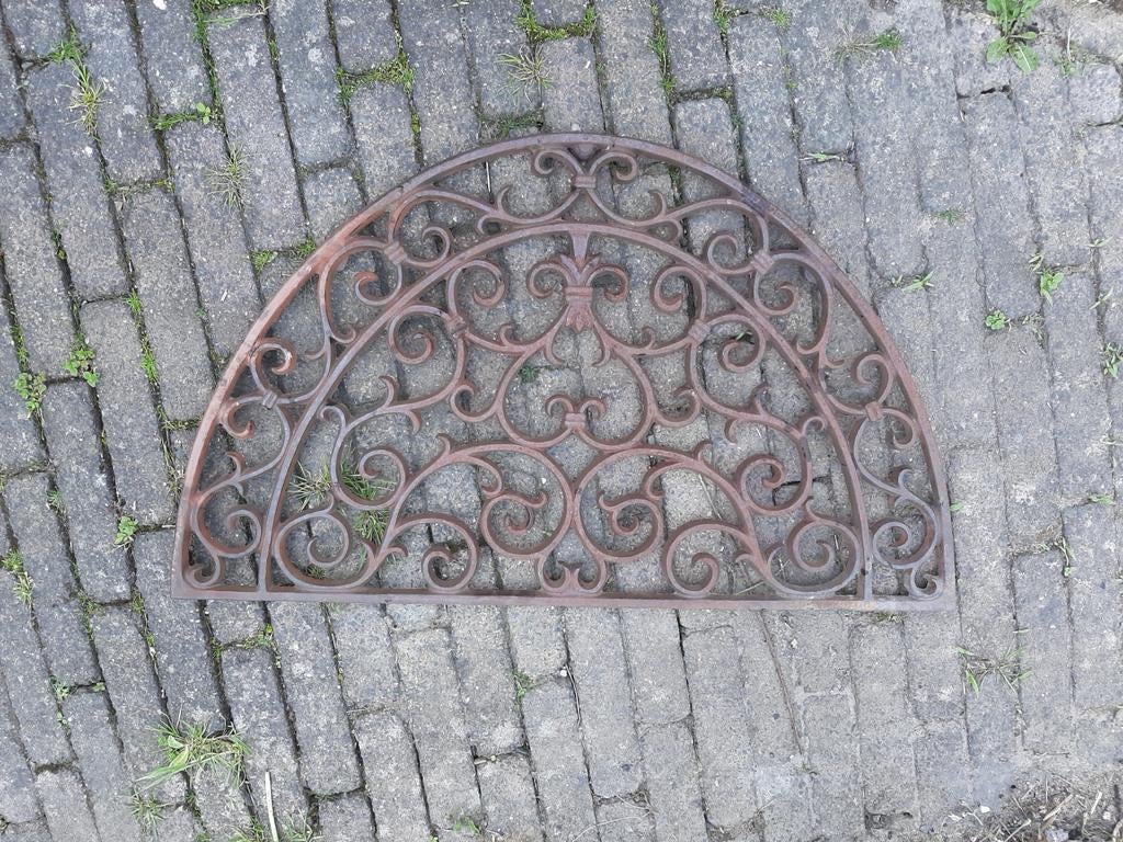 Decoratieve gietijzeren deurmat, halfrond, Gebruikt, Gietijzer, Schoonloopmat, Ophalen of Verzenden