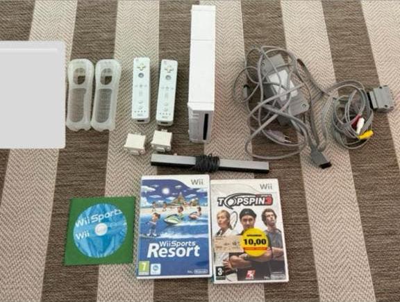 Nintendo Wii sports set!, Spelcomputers en Games, Spelcomputers | Nintendo Wii, Ophalen of Verzenden, Zo goed als nieuw, Met 2 controllers