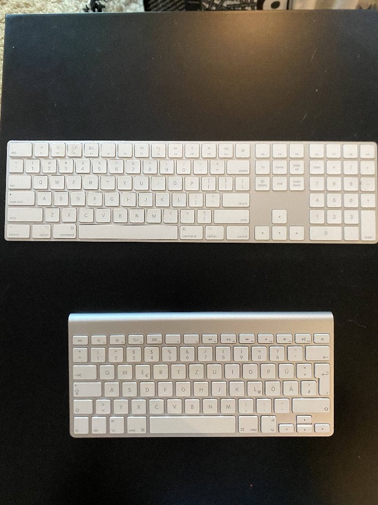 2 Apple wireless keyboards, Oplaadbaar, Ophalen of Verzenden, Zo goed als nieuw, Draadloos