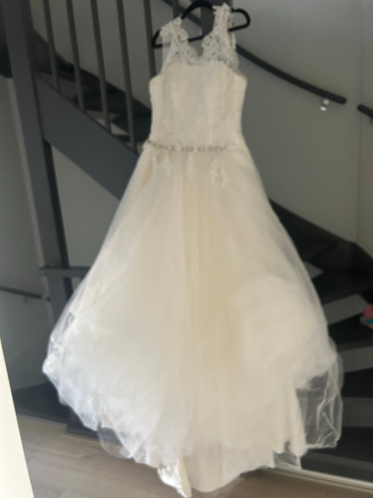 Mooie Trouwjurk met Kant en Sleep, Kleding | Dames, Trouwkleding en Trouwaccessoires, Ophalen, Gedragen, Wit, Trouwjurk