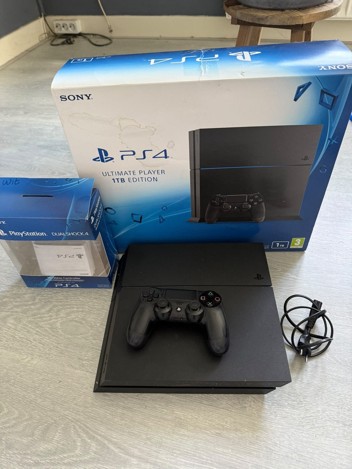 Sony PlayStation 4 (PS4) Ultimate Player 1TB Edition, Ophalen of Verzenden, Zo goed als nieuw, 1 TB, Met 1 controller