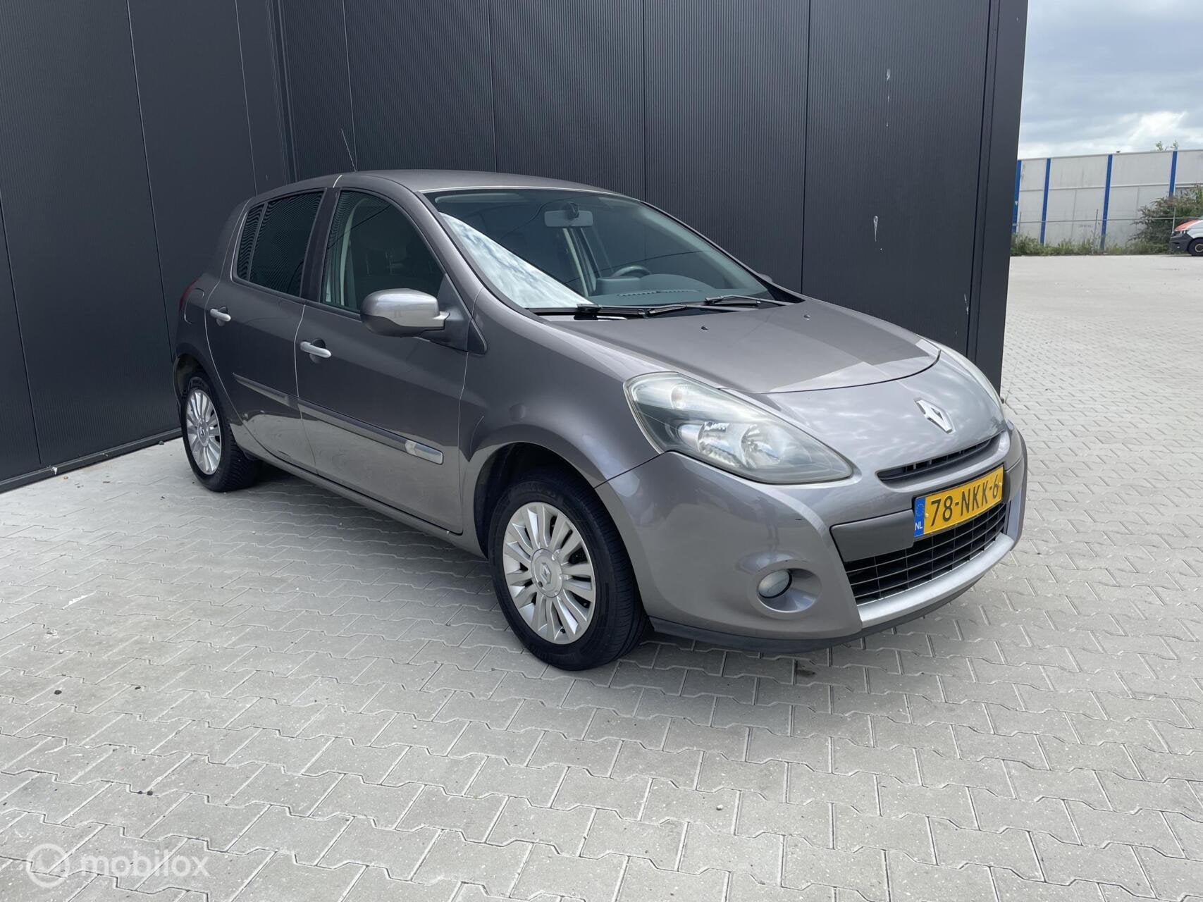 Renault Clio 1.2 TCe / NAVI / CRUISE / 5 DEURS, Voorwielaandrijving, Euro 5, Gebruikt, 4 cilinders