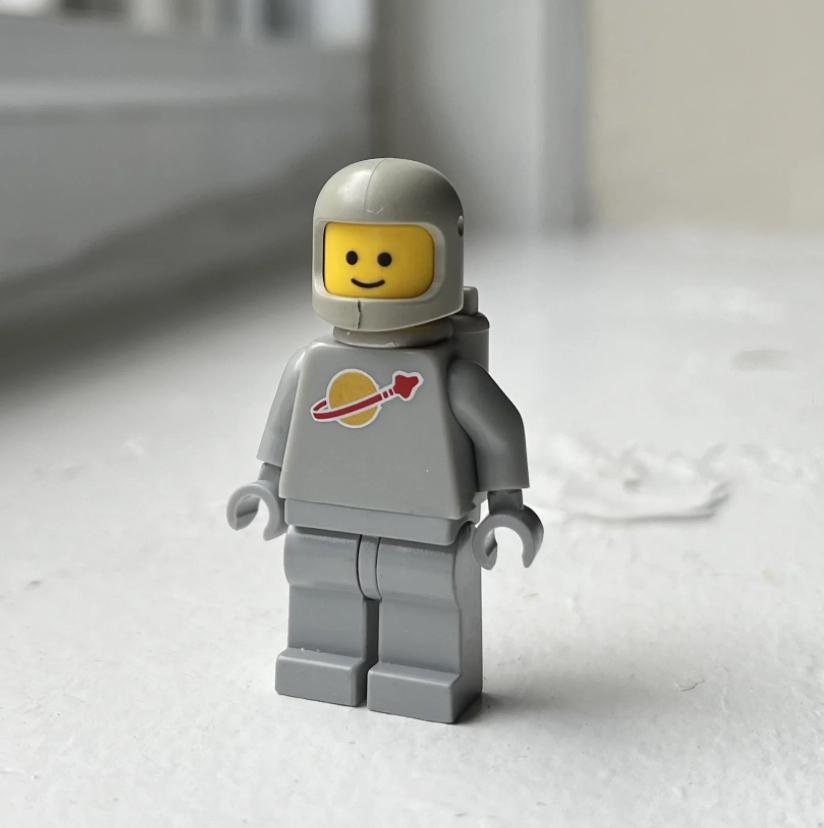 Vintage LEGO Classic Space Minifiguur Grijs Astronaut, Ophalen of Verzenden, Zo goed als nieuw