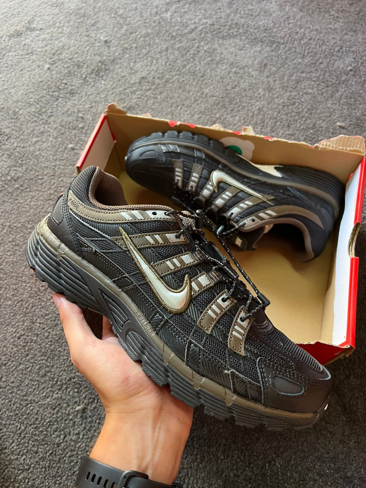 Nike P-6000 Zwart Zilver Bruin - Maat 42.5, Zwart, Nieuw, M, Ophalen of Verzenden