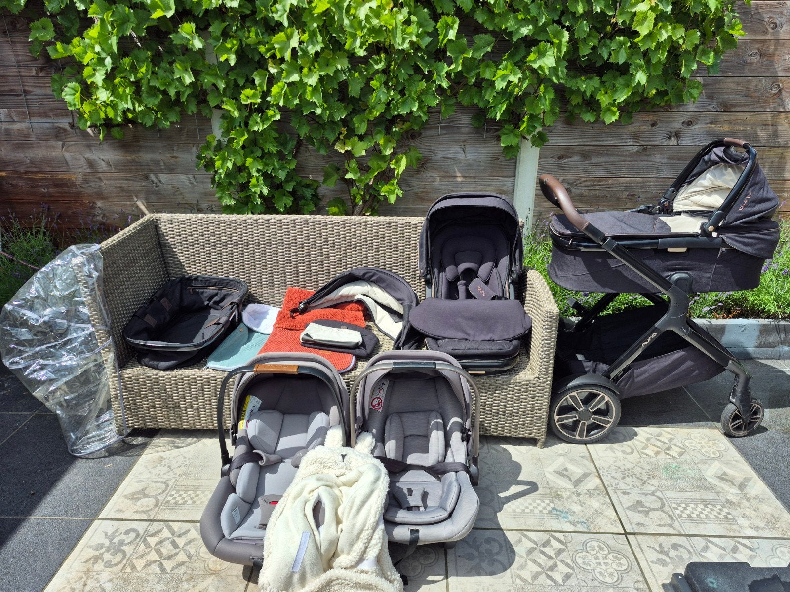 Nuna Mixx Next kinderwagen met reiswieg en autostoeltjes, Zo goed als nieuw, Combiwagen, Met reiswieg, Ophalen