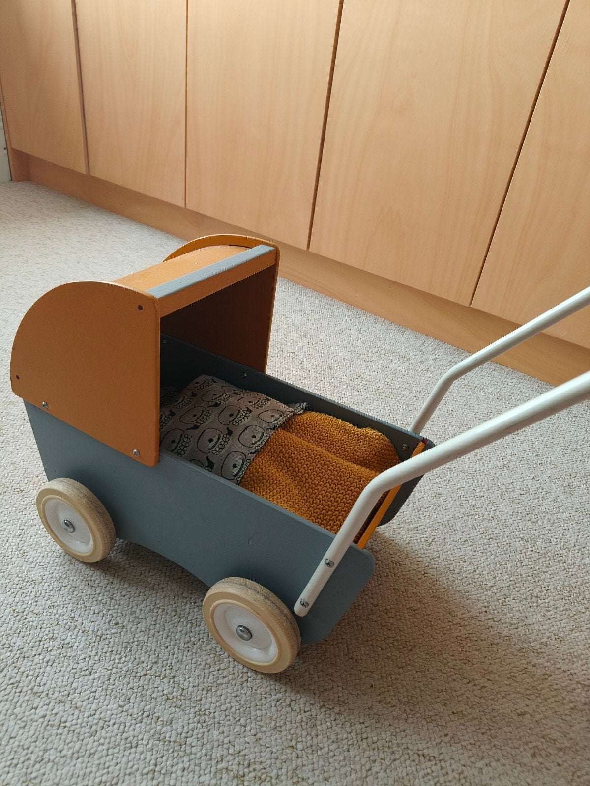 Houten poppenwagen, Kinderen en Baby's, Speelgoed | Houten speelgoed, Ophalen, Duw- of Trekspeelgoed