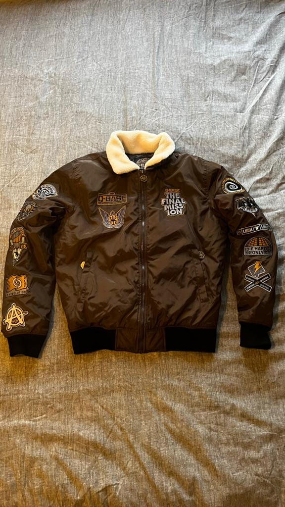 Q-Base Bomberjack 2018 “Final Mission” Maat S, Ophalen of Verzenden, Nieuw, Kleding