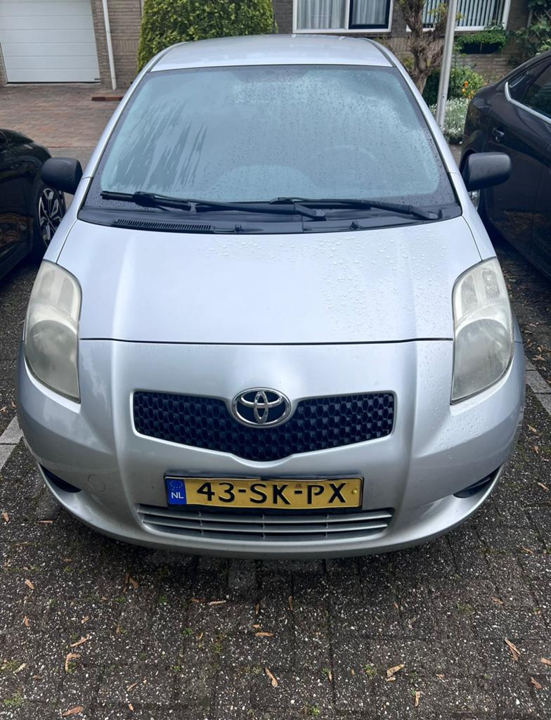 Toyota Yaris - 3 Deurs - NAP, Auto's, Stof, Handgeschakeld, Grijs, Particulier