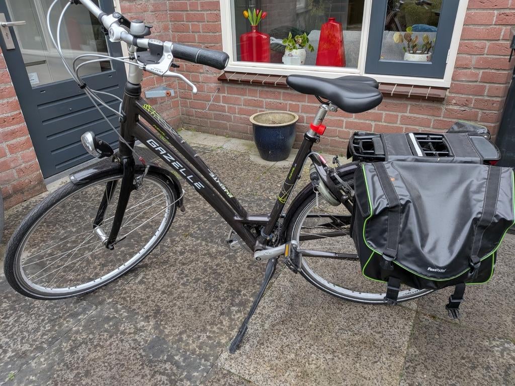 Gazelle damesfiets met derailleur en fietstassen, Fietsen en Brommers, Fietsen | Dames | Damesfietsen, Ophalen, Zo goed als nieuw