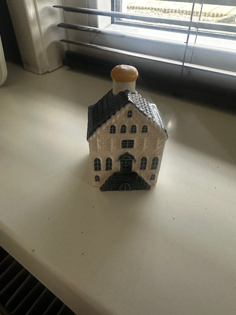Klm huisje 4, Ophalen, Zo goed als nieuw, 1 t/m 20, Gevuld