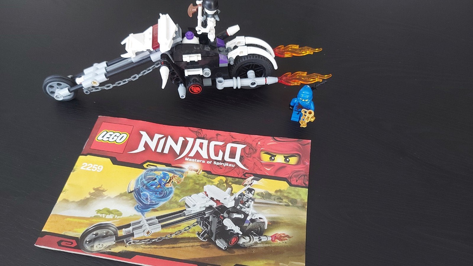 LEGO Ninjago 2259 Skull Motorbike met Jay ZX en Chopov, Ophalen of Verzenden, Zo goed als nieuw