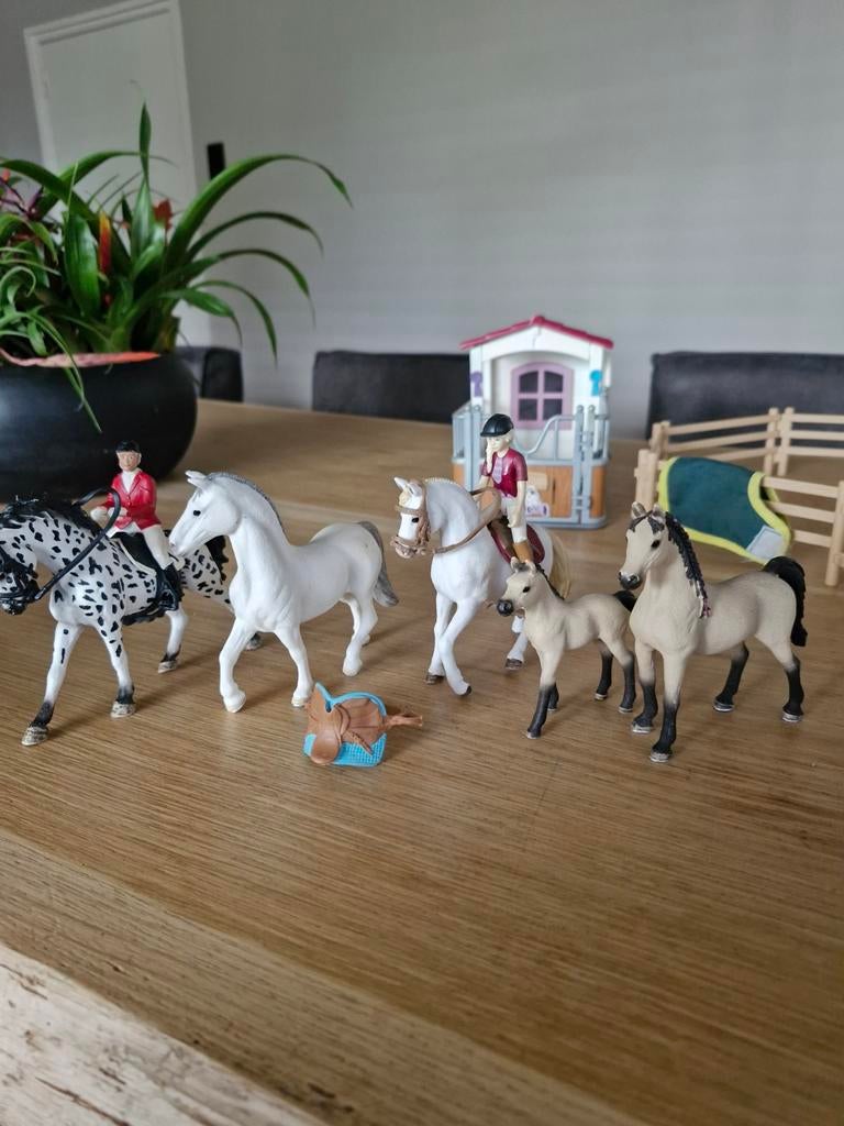 Schleich paarden set met stal en omheining, Ophalen of Verzenden, Jongen of Meisje