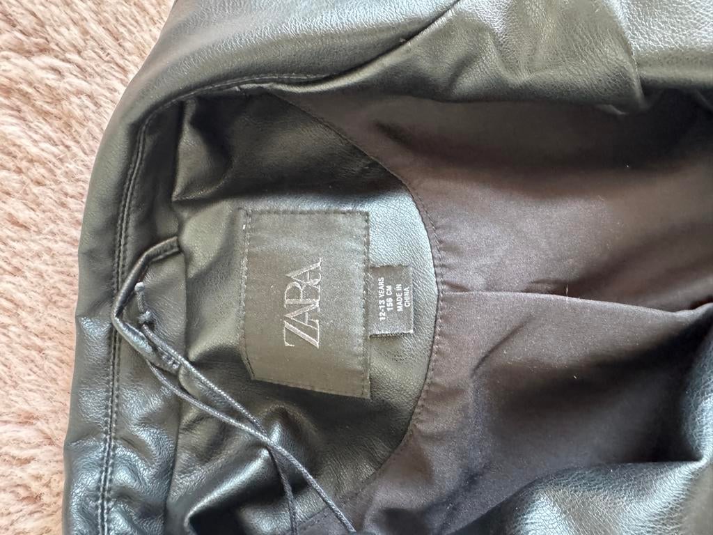 Zwarte Zara leren jasje voor meisjes (12-13 jaar), Kinderen en Baby's, Kinderkleding | Maat 164, Ophalen of Verzenden, Nieuw, Meisje