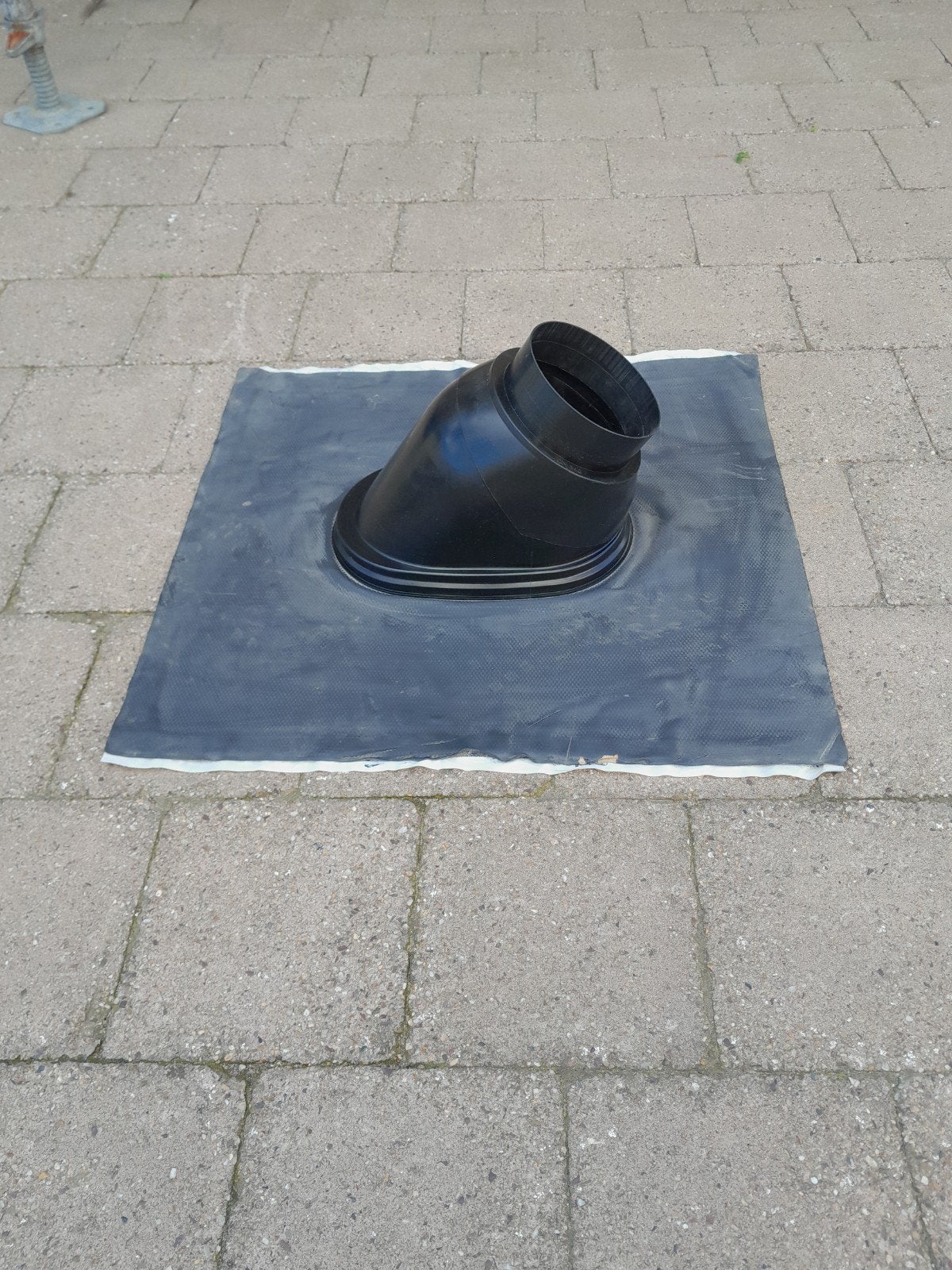 Universele dakdoorvoer 131 mm. voor ventilatie of afvoer, Kunststof, Zwart, Overige typen, Nieuw