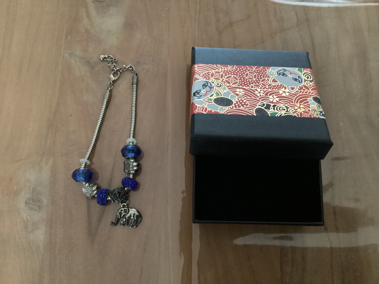 Armbandje met olifant, Ophalen of Verzenden, Zo goed als nieuw