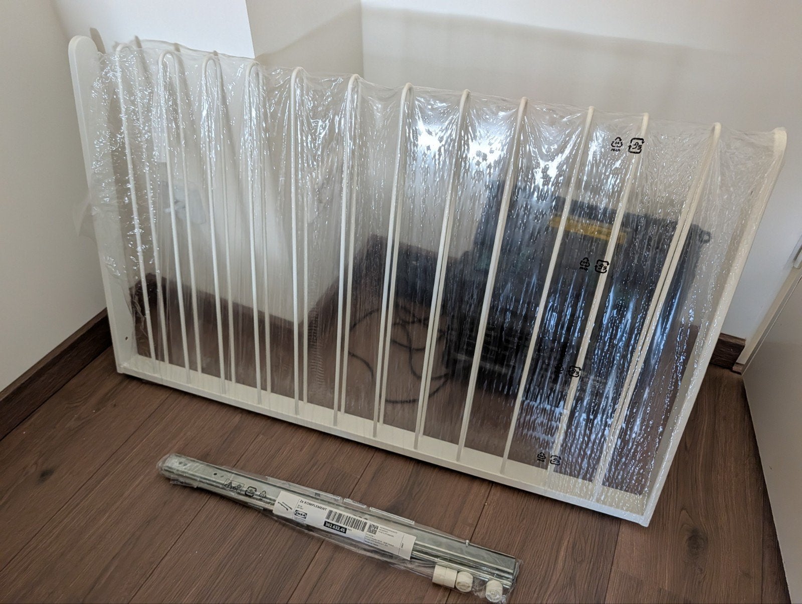 IKEA KOMPLEMENT Uittrekbare Broekhanger - Nieuw in verpakki, Ophalen, Modern, functioneel, Nieuw, 50 tot 100 cm
