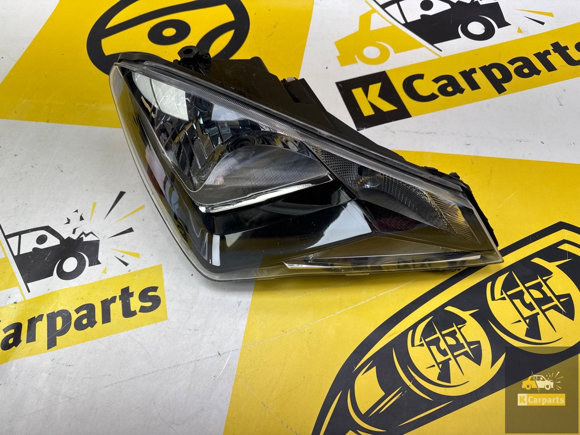 Seat Mii Rechts Voor Koplamp 1sl941016F origineel, Gebruikt, Volkswagen, Volkswagen AG, Berliner Ring 2
38440  Wolfsburg, DE