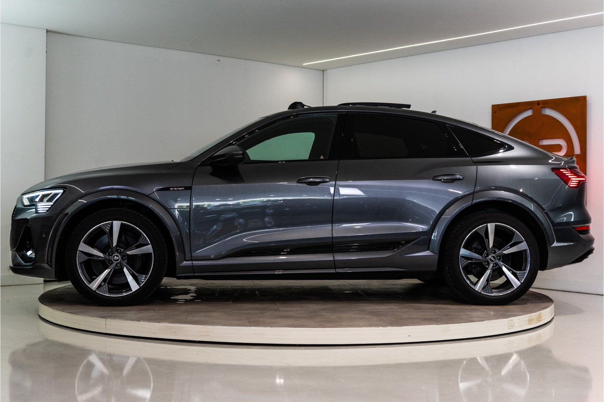Audi e-tron Sportback S Quattro 95 kWh 504PK | Pano | Sfeer, Auto's, Automaat, 12 maanden, Gebruikt, 504 pk