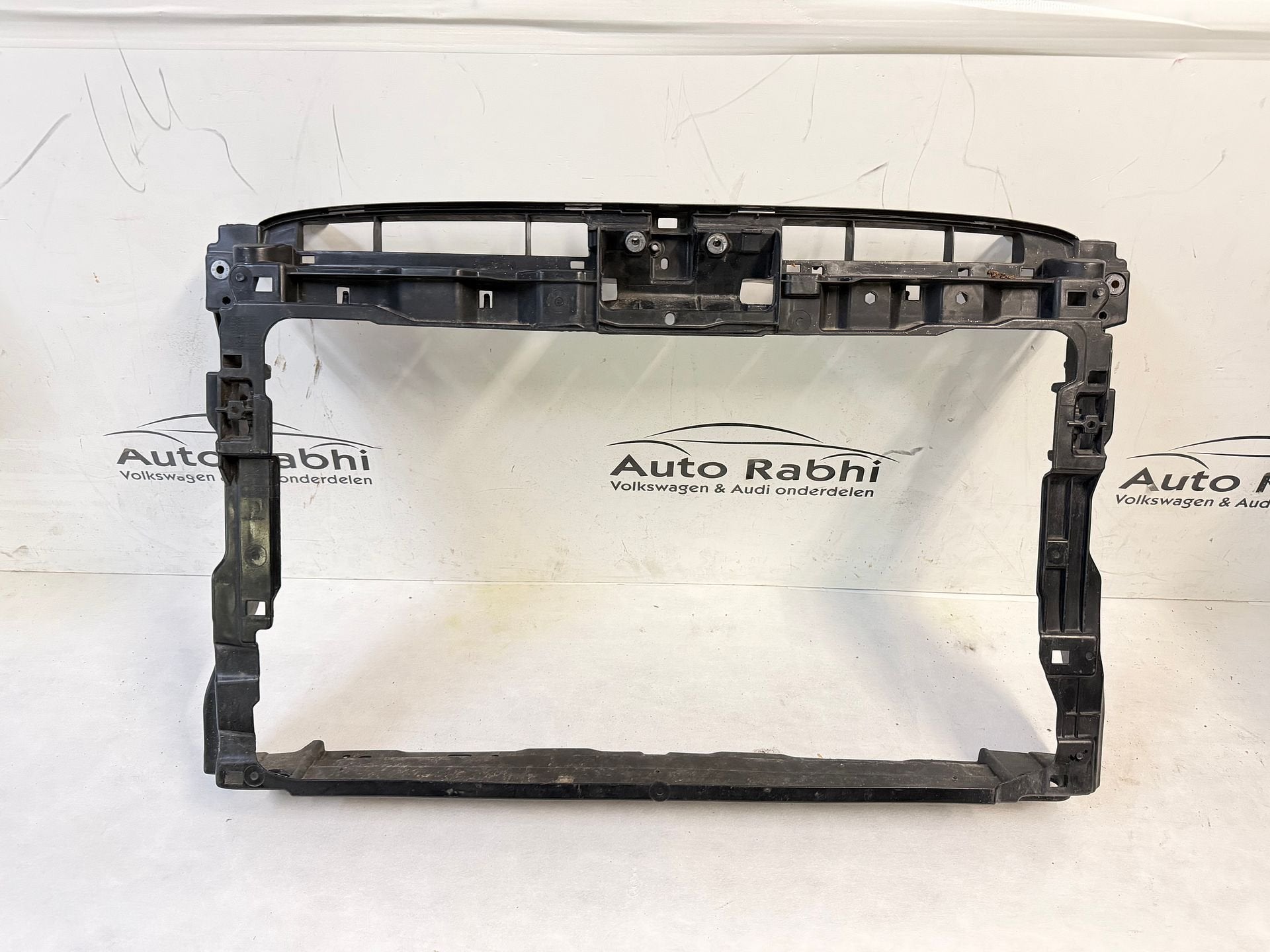 VW Passat b8 voorfront 3G0805588L, Gebruikt, -, -, Ophalen of Verzenden