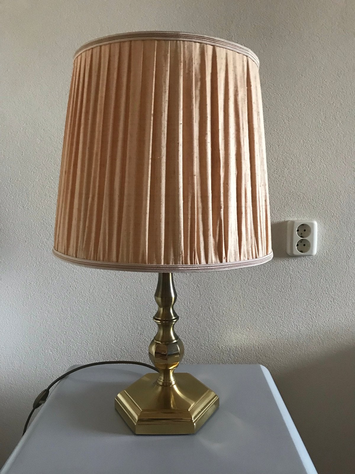 Klassieke Tafellamp met Plissé Kap - Goudkleurig, Ophalen, Met schakelaar, Gebruikt, Overige merken