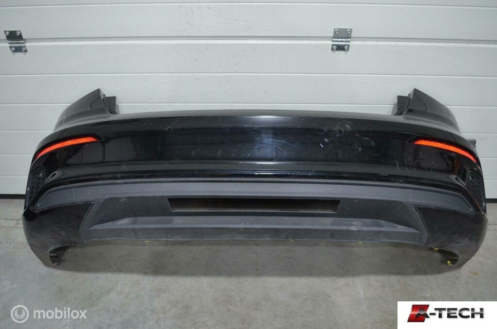 Achterbumper mythoszwart 0e0e Audi A3 Limousine 8Y ('20->), Auto-onderdelen, Carrosserie en Plaatwerk, Audi, Gebruikt, Achter