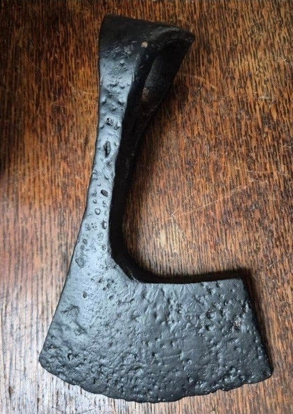 Viking strijd bijl bodemvondst geconserveerd, Ophalen, Brons