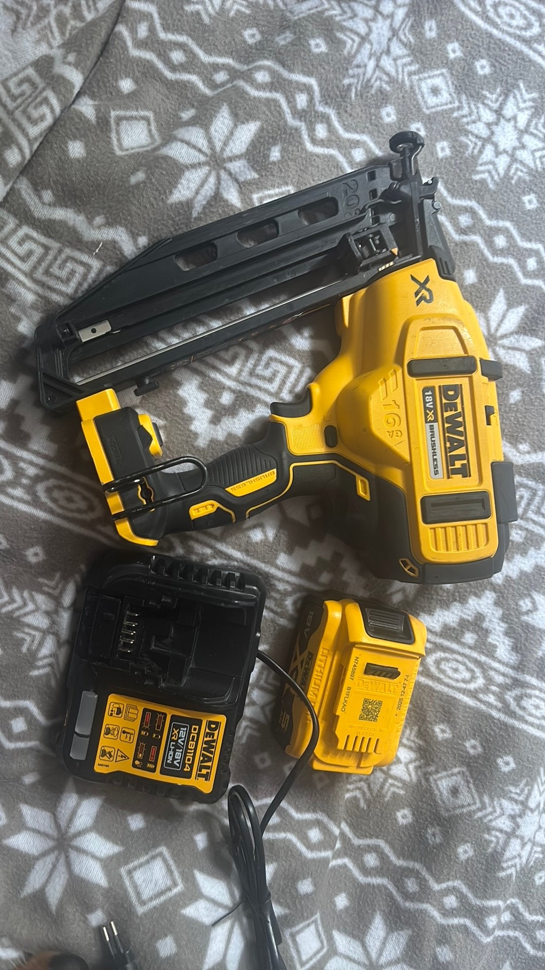 NieuwDEWALT 18VXR Tacker – compleet set met accu en lader, Ophalen, Nieuw