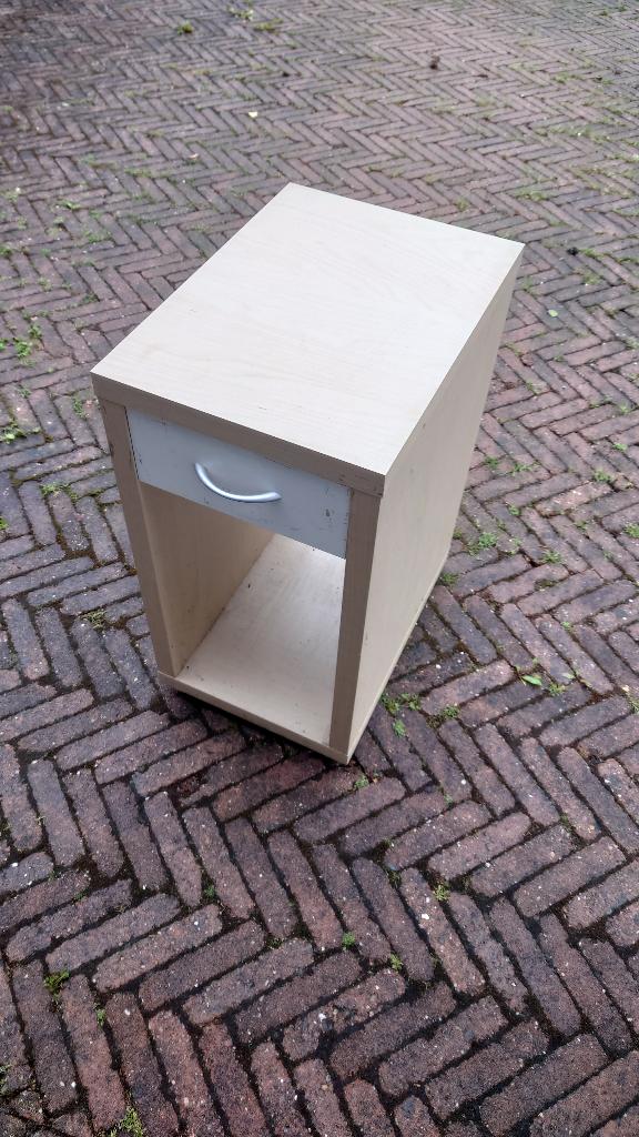 kastje voor computer, Huis en Inrichting, Kasten | Computermeubels, Ophalen, 70 tot 120 cm, Zo goed als nieuw, Modern