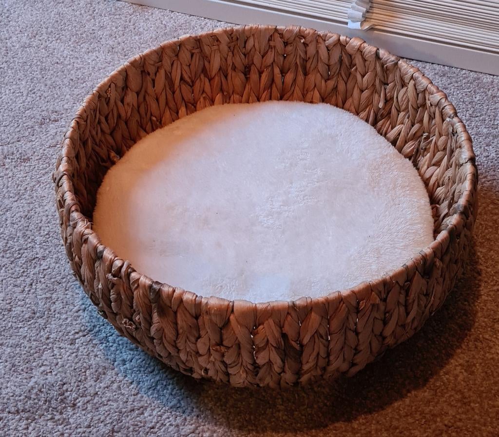 Te koop honden/kattenmand waterhyacint, Ophalen, Zo goed als nieuw, Riet